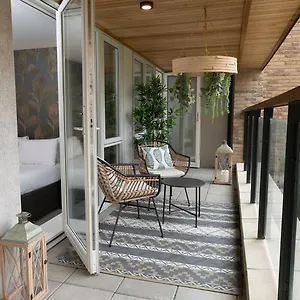 https://guestready-beautiful-2bed-apartment-on-dublins-coast.dublin-hotelsweb.com