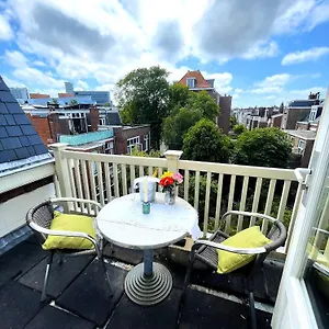 Apartment Irene's Palace, The Hague